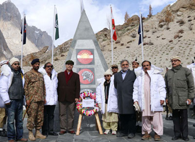 Senate Committee visits Siachen, Mushahid lauds valour of troops 