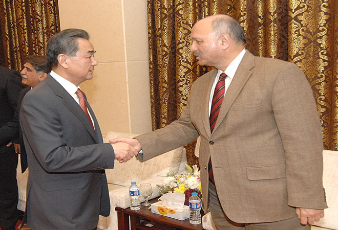 Senator Mushahid Hussain meets Chinese Foreign Minister Wang Yi