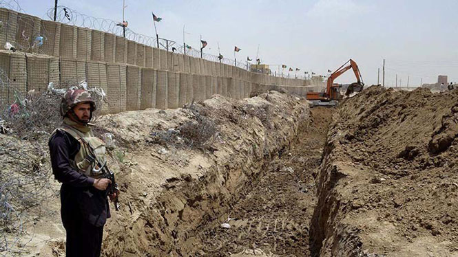 Pak-Afghan border to be fenced in 3 years